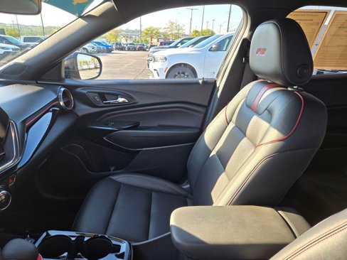 Used 2025 Chevrolet Trax RS w/ Sunroof Package image 22