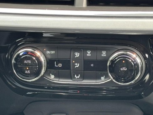 New 2025 Chevrolet Trax LT w/ Sunroof Package image 35