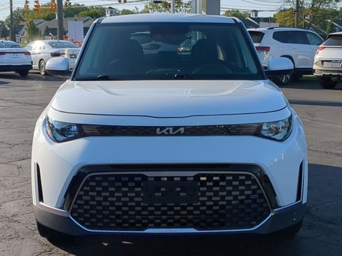 Used 2023 Kia Soul EX image 9