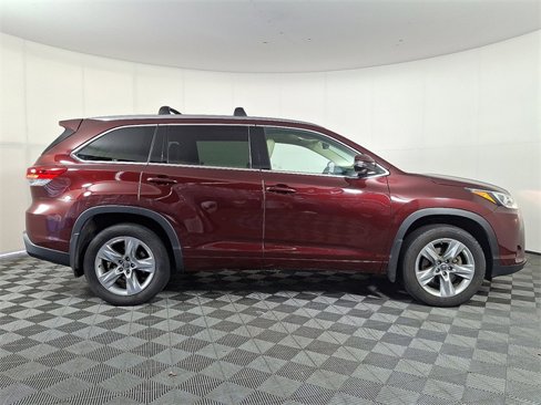 Used 2017 Toyota Highlander Limited image 11