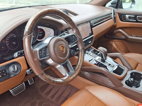 Used 2021 Porsche Cayenne S image 4