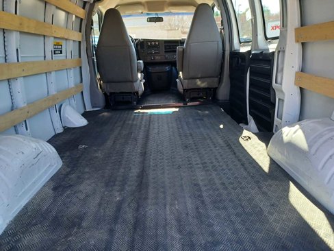 Used 2022 GMC Savana 2500 w/ Driver Convenience Package image 10