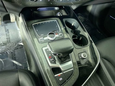 Used 2018 Audi Q7 3.0T Premium Plus w/ Premium Plus Package image 19