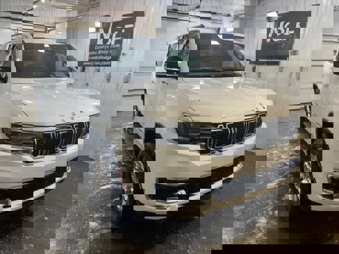 New 2024 Jeep Wagoneer L 4WD image 2