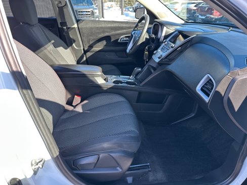 Used 2017 Chevrolet Equinox LT image 19