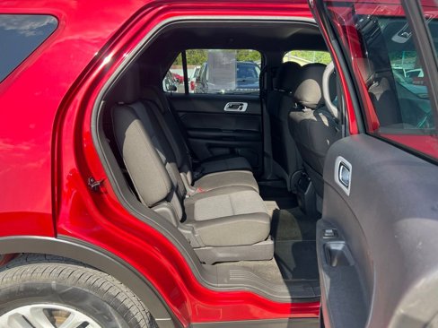 Used 2013 Ford Explorer XLT image 19