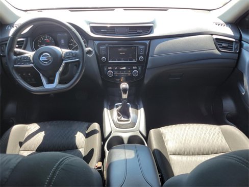 Used 2020 Nissan Rogue SV image 18