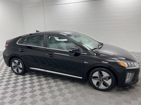 Used 2020 Hyundai Ioniq SEL image 4