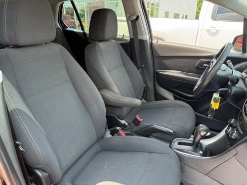 Used 2018 Chevrolet Trax LS image 21