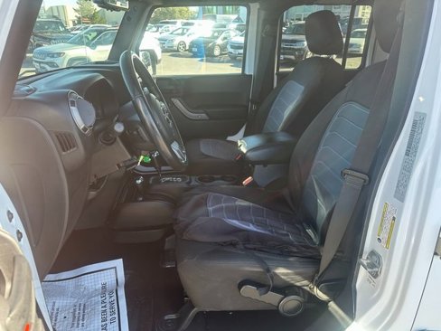 Used 2016 Jeep Wrangler Unlimited Sport image 15