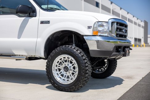 Used 1999 Ford F350 XLT image 10