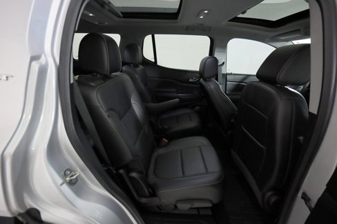 Used 2020 GMC Acadia SLT w/ Driver Alert Package II image 14