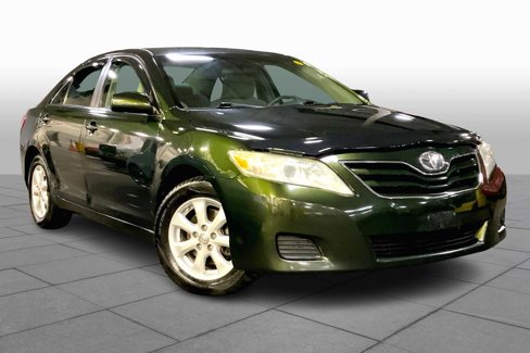 Used 2011 Toyota Camry LE image 2