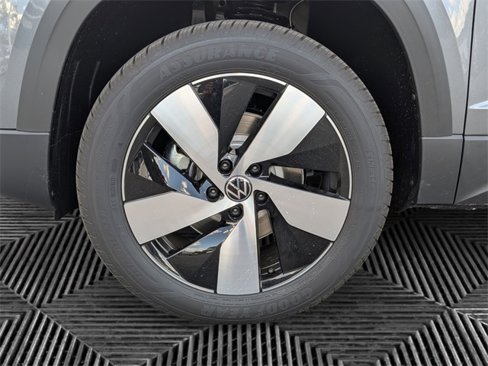New 2025 Volkswagen Taos S image 9