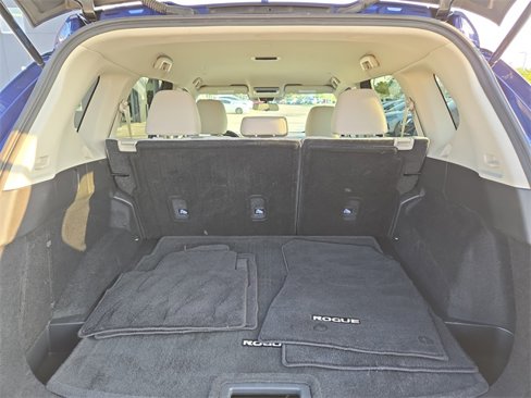 Used 2023 Nissan Rogue SV image 25
