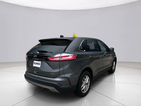 Used 2023 Ford Edge SEL image 7