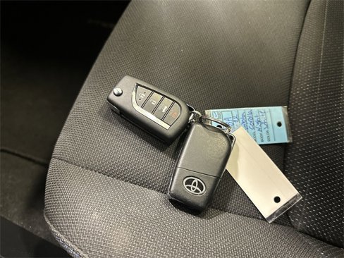 Used 2022 Toyota Corolla SE image 32