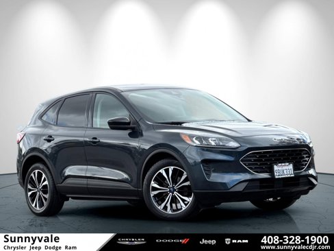 Used 2022 Ford Escape SE image 1