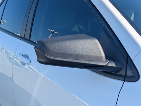 Used 2022 Chevrolet Equinox LS w/ Driver Confidence II Package image 10