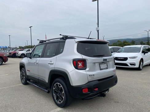 Certified 2016 Jeep Renegade Trailhawk image 4