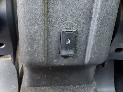 Used 2020 Mitsubishi Outlander ES image 11