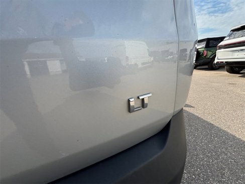 Used 2020 Chevrolet Traverse LT w/ Driver Confidence II Package image 46