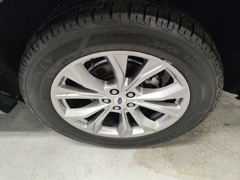 Used 2023 Ford Explorer XLT w/ Equipment Group 202A image 21