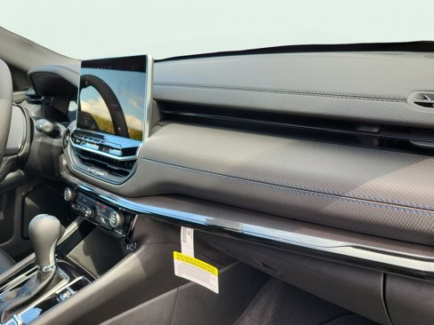 New 2026 Jeep Compass Latitude image 21