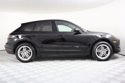Certified 2025 Porsche Macan image 8