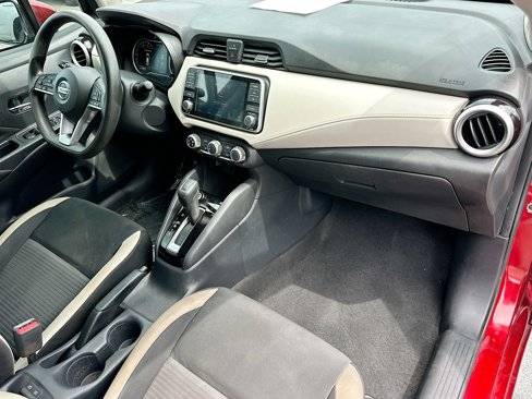 Used 2022 Nissan Versa SV image 25