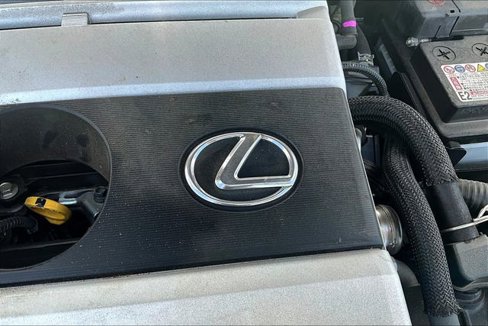 Used 2019 Lexus UX 200 image 35