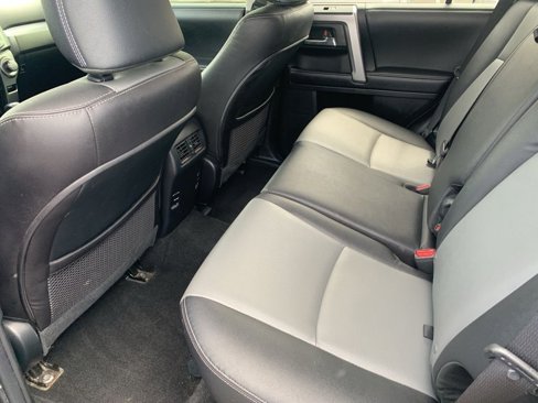 Used 2018 Toyota 4Runner SR5 Premium image 15