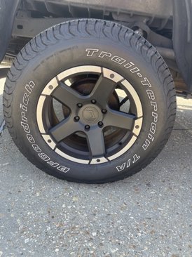 Used 2019 Toyota Tacoma SR image 12
