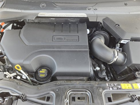 Certified 2025 Land Rover Discovery Sport Dynamic SE image 31