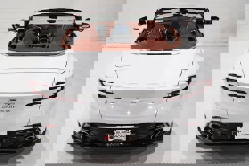 Used 2019 Aston Martin DB11 Volante image 34