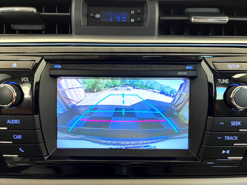 Used 2014 Toyota Corolla LE image 18