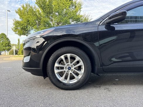 Used 2020 Ford Escape SE image 9