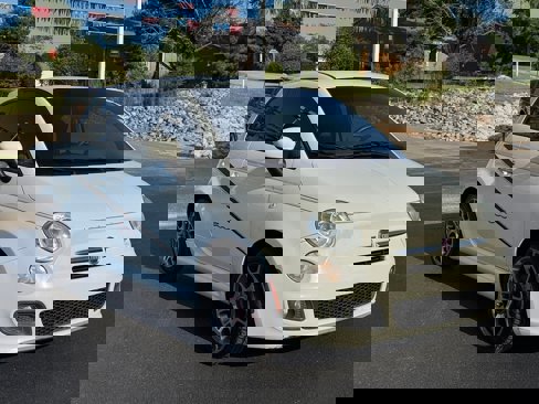 Used 2014 FIAT 500 Sport image 3