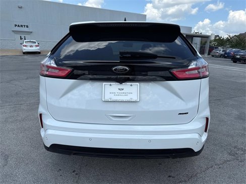 Used 2022 Ford Edge SE w/ Black Appearance Package image 3