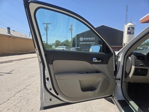 Used 2012 Ford Fusion SEL image 4