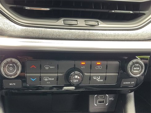New 2025 Jeep Compass Latitude image 20