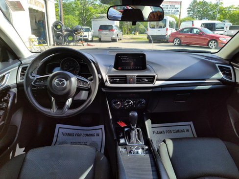 Used 2018 MAZDA MAZDA3 Sport image 11