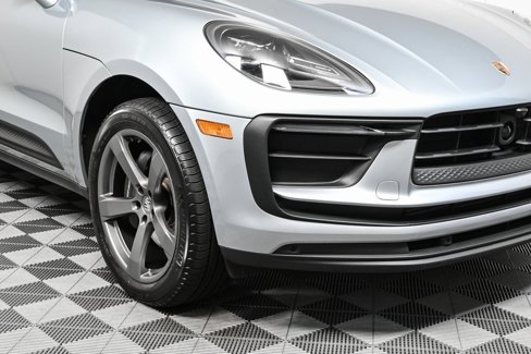 Certified 2025 Porsche Macan image 34