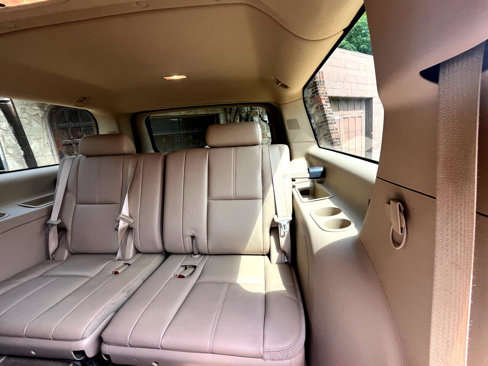 Used 2014 Chevrolet Suburban LT image 48