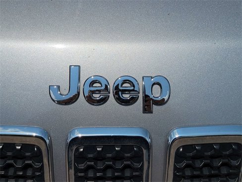 Used 2019 Jeep Cherokee Latitude w/ Popular Appearance Group image 28