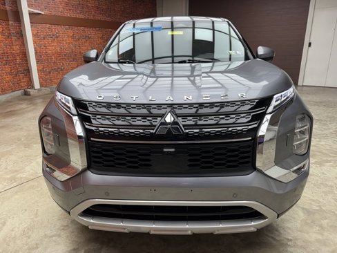 Used 2022 Mitsubishi Outlander SEL Black Edition image 8