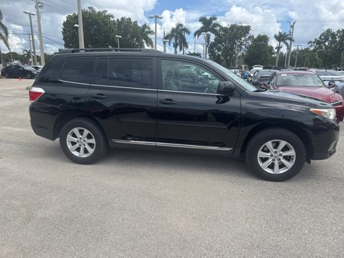 Used 2013 Toyota Highlander Plus image 3