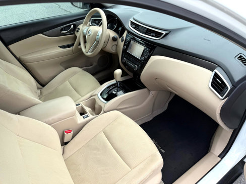 Used 2015 Nissan Rogue SV w/ SV Premium Package image 19