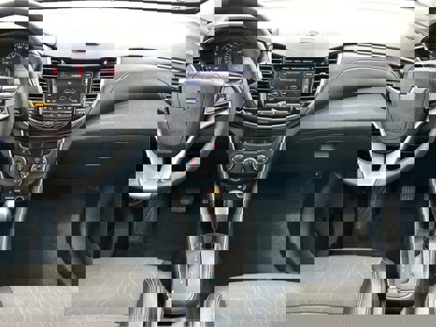 Used 2020 Chevrolet Trax LT w/ Redline Edition image 17