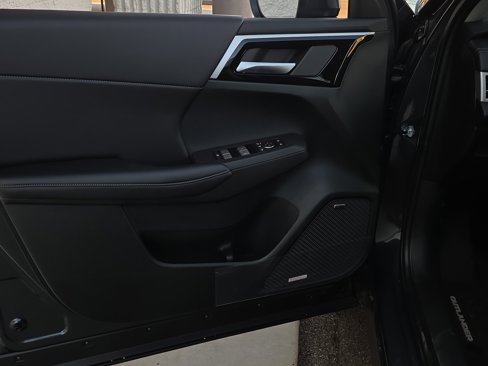 New 2025 Mitsubishi Outlander SE image 6
